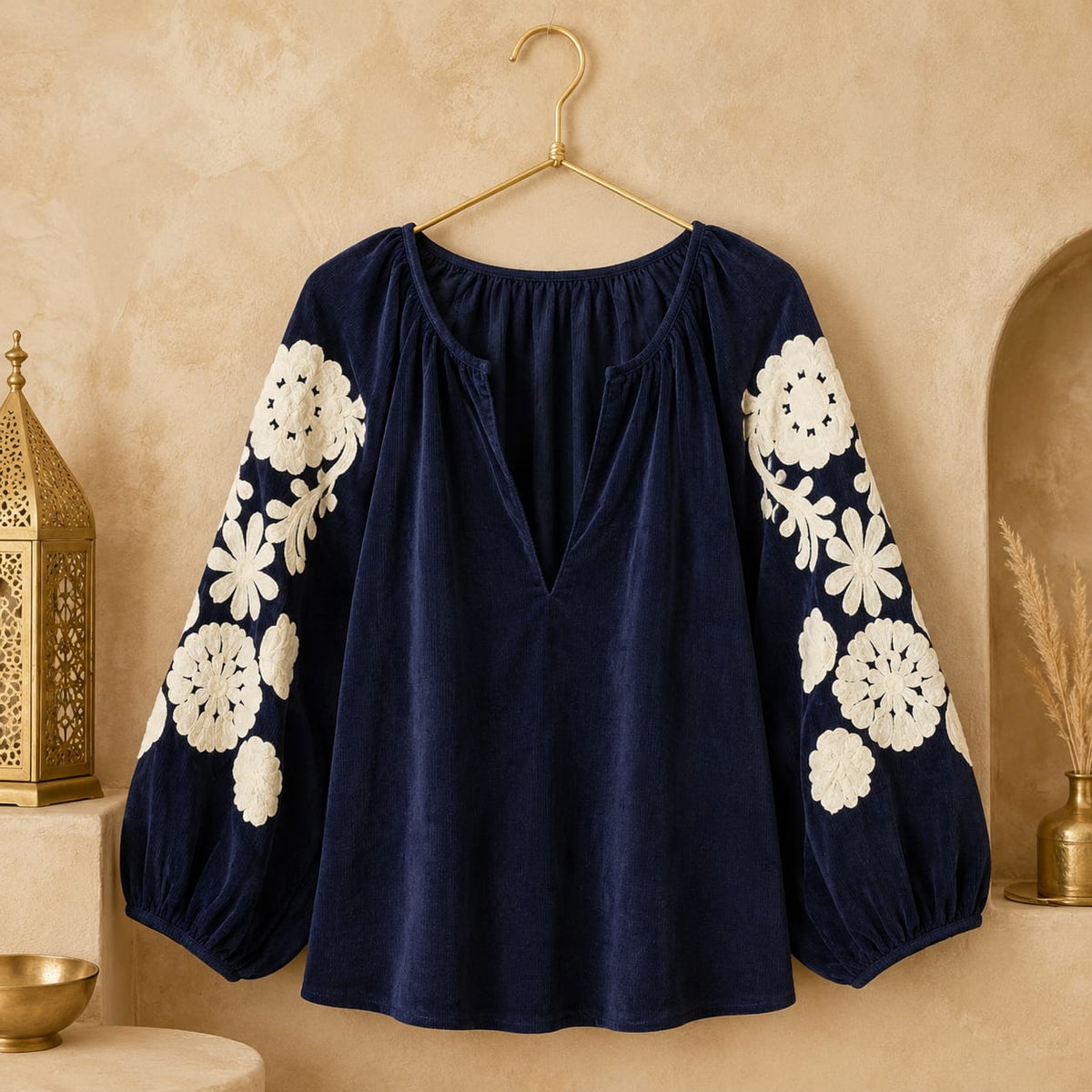 BLOUSE BRODÉE EN VELOURS FIN